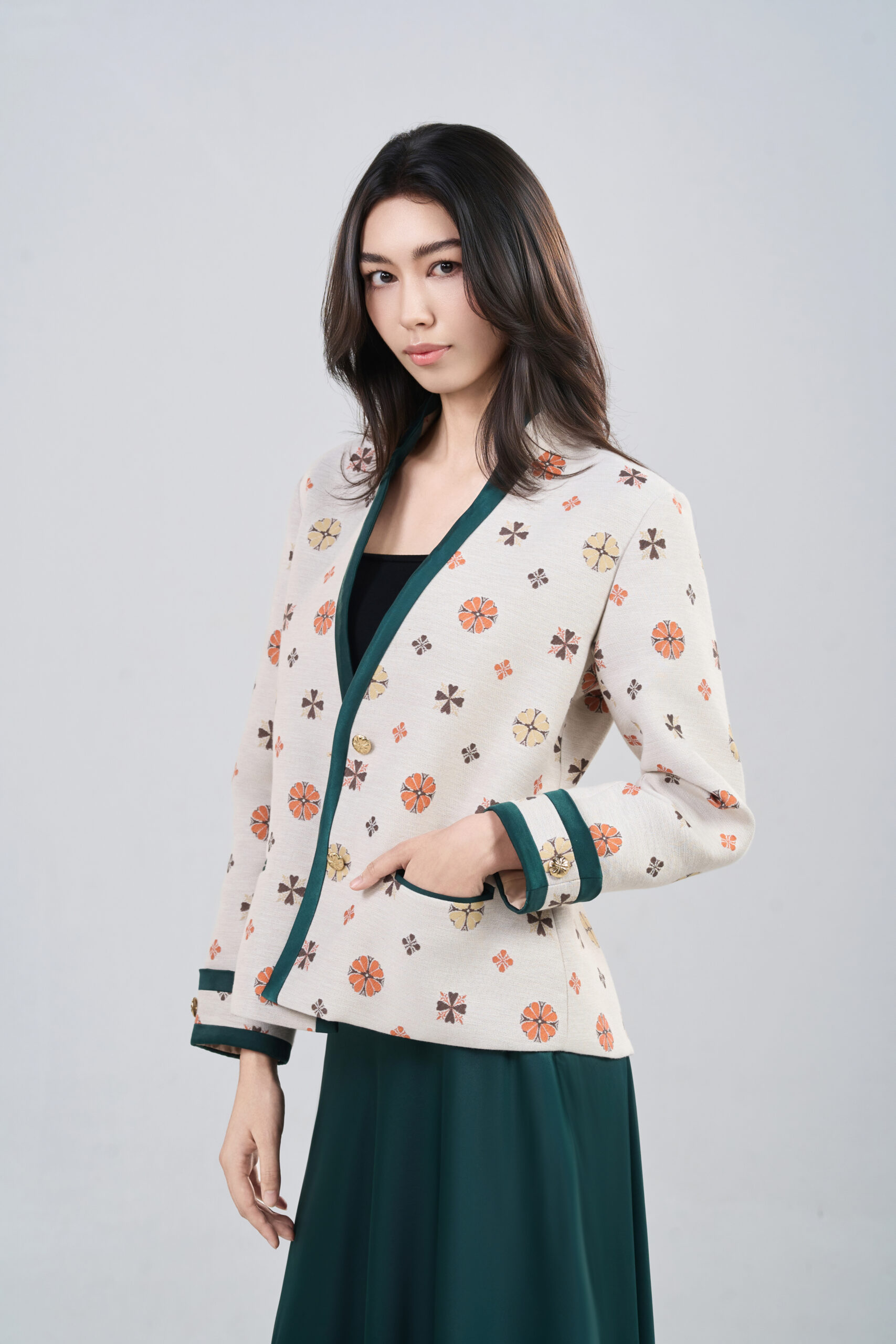 Front Arunviman - Majestic Bloom Blazer Front Arunviman - Majestic Bloom Blazer